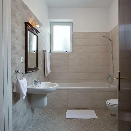 Luxury La Брашов